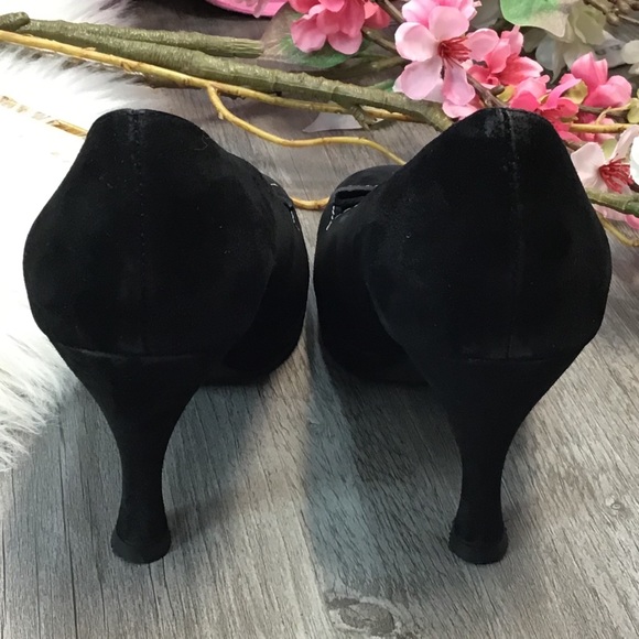 Donald J Pliner Couture Dame Suede Bow Heels - Picture 4 of 5